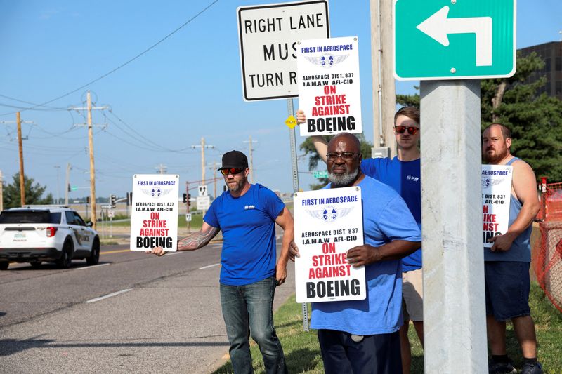 Boeing Defense workers hold out for better deal
