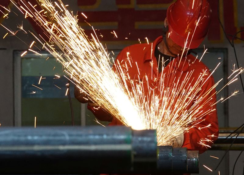China's industrial profits extend decline in July