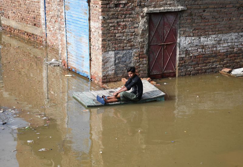Pakistan lake formed by mountain mudslide threatens 'catastrophic' floods