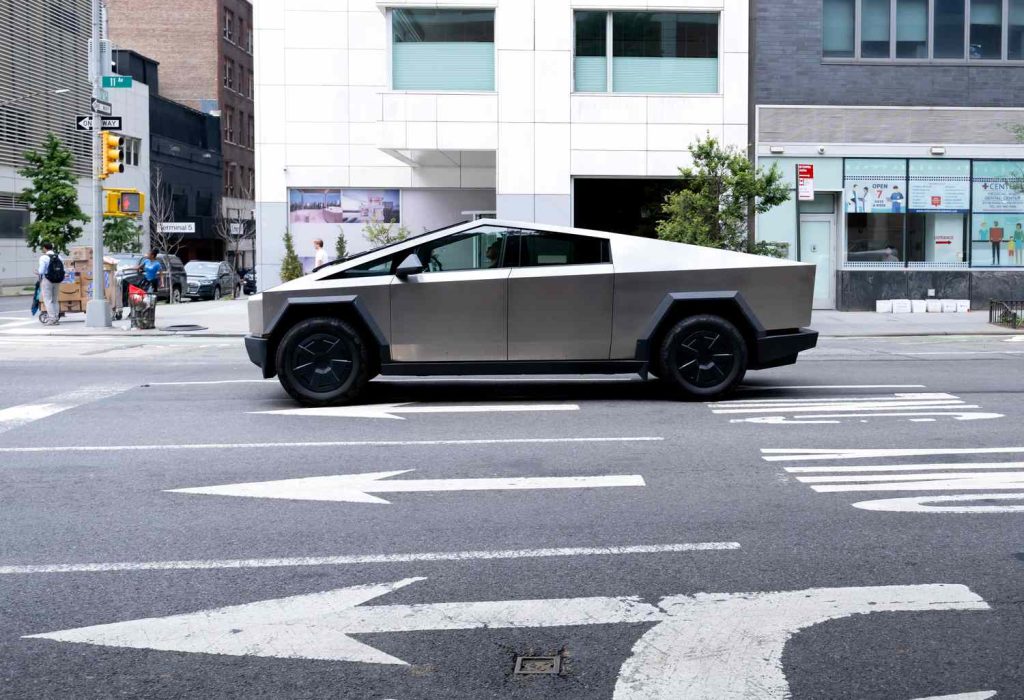 Tesla Leads Mega-Cap Tech Stock Rally After Powell Points to Possible Rate Cut Tesla Leads Mega-Cap Tech Stock Rally After Powell Points to Possible Rate Cut