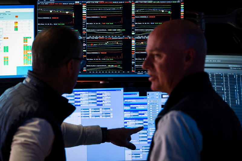 Hedge funds still cautious on U.S. stocks going into fragile September