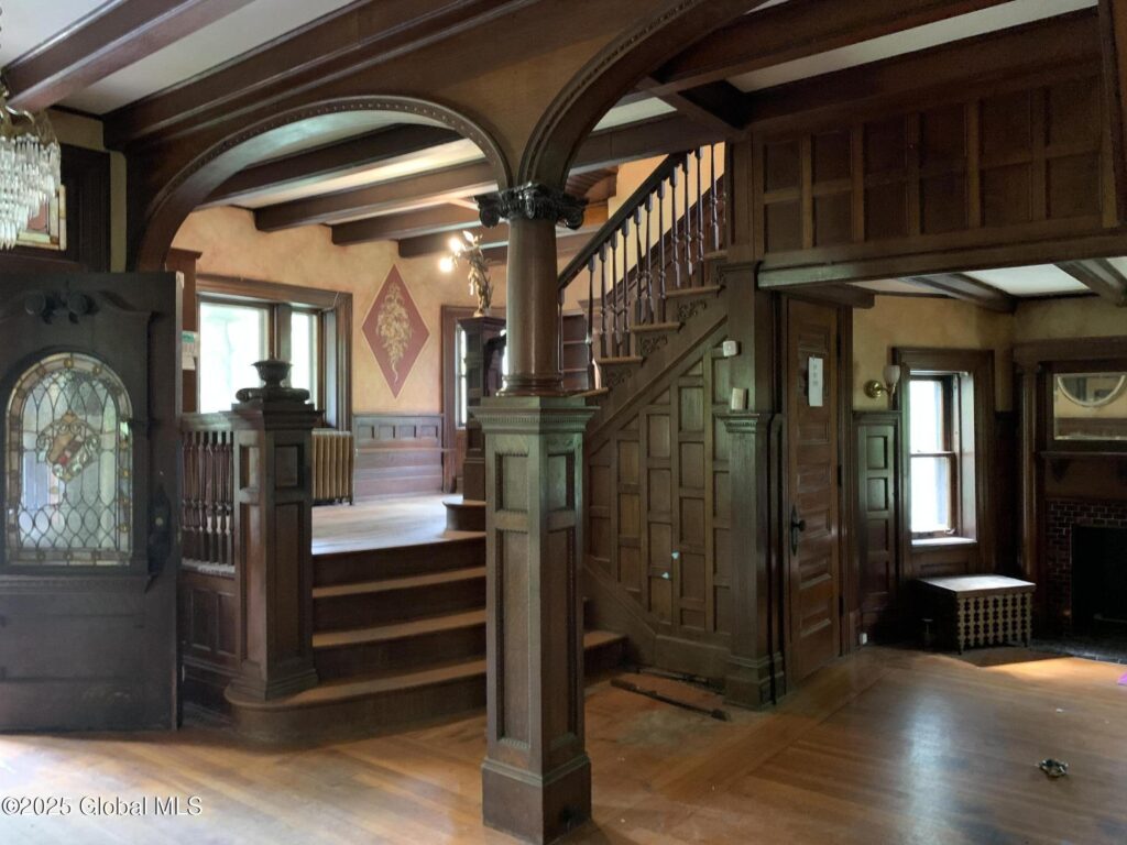 [PriceyPads.com] Save This House!  C. 1899 Fixer Upper Pending Sale in Schenectady, New York