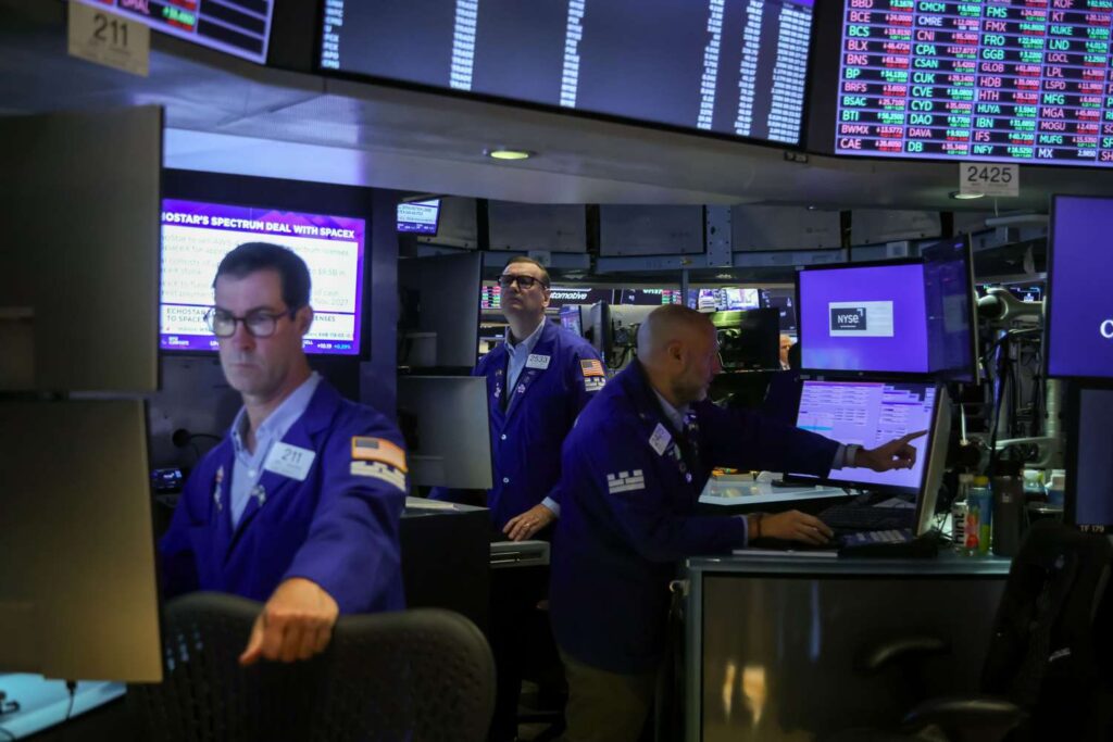 Stock Indexes on Track for Record Closing Highs; Apple Stock Slips After Tech Giant Unveils New iPhone 17 Models Stock Indexes on Track for Record Closing Highs; Apple Stock Slips After Tech Giant Unveils New iPhone 17 Models