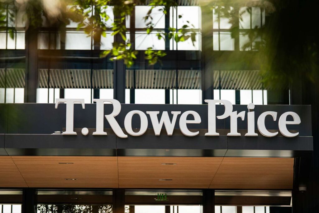T. Rowe Price, Amazon Stocks Rise; Salesforce Sinks After Soft Guidance