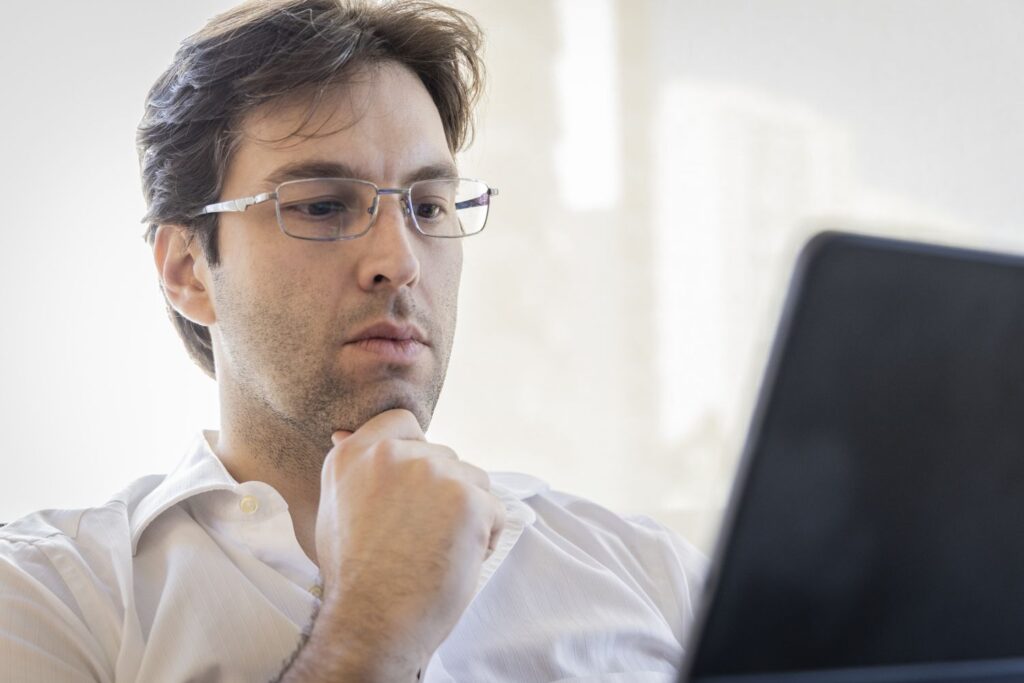 Savings Rates Are Dipping, Not Cratering—Here Are All the Places You Can Still Earn Big Returns Savings Rates Are Dipping, Not Cratering—Here Are All the Places You Can Still Earn Big Returns