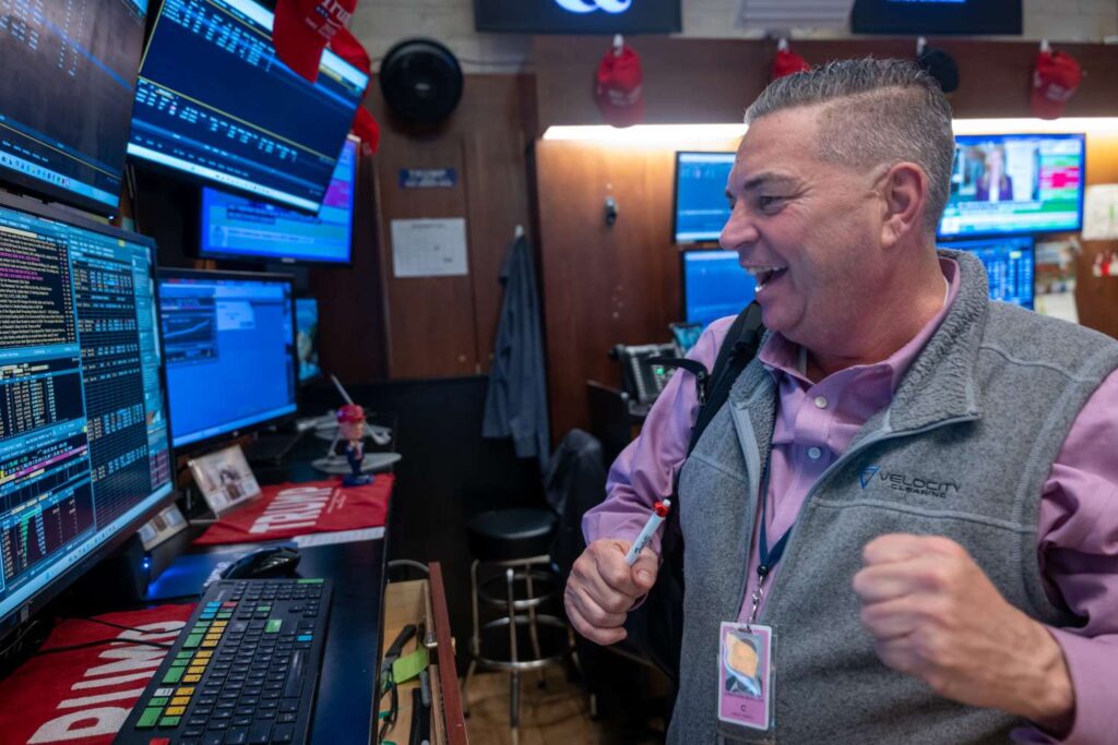 Big Tech Stocks Power Markets Higher Monday. Is the AI Trade Making a Comeback? Big Tech Stocks Power Markets Higher Monday. Is the AI Trade Making a Comeback?