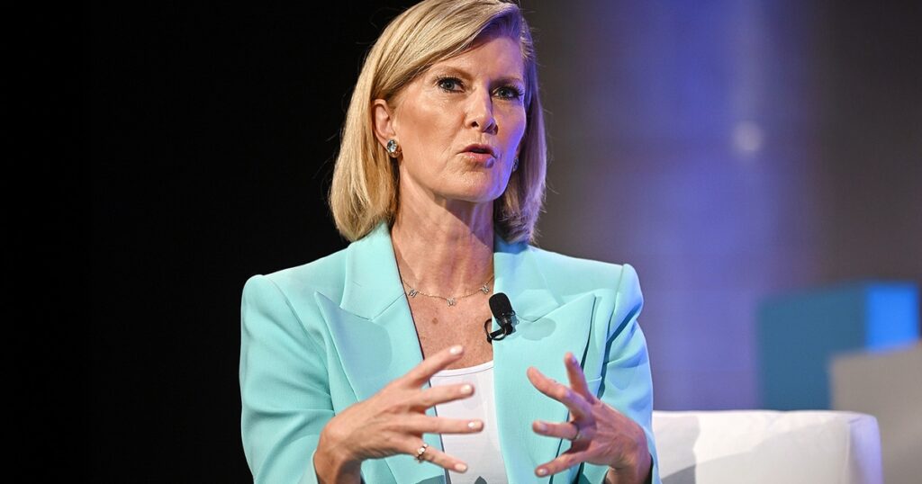 JPMorgan Wealth Chief Tied to Epstein in New Probe JPMorgan Wealth Chief Tied to Epstein in New Probe