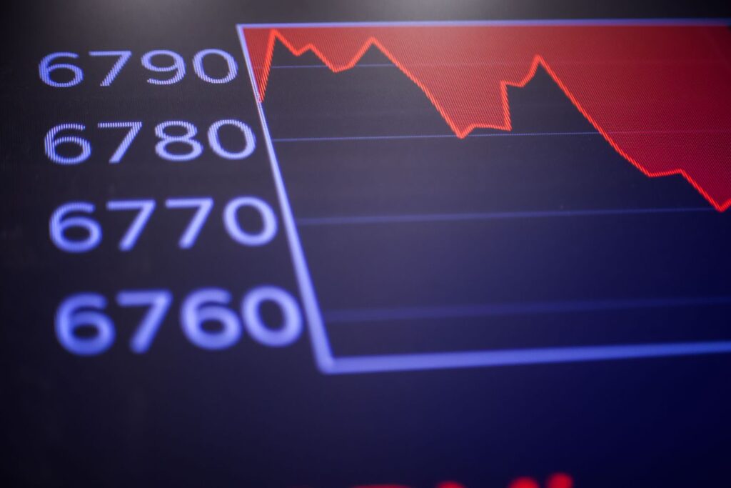 Stock Futures Drop as Tech Pressure Continues; Tesla Dips After Investors Pass CEO Musk's Pay Package Stock Futures Drop as Tech Pressure Continues; Tesla Dips After Investors Pass CEO Musk's Pay Package