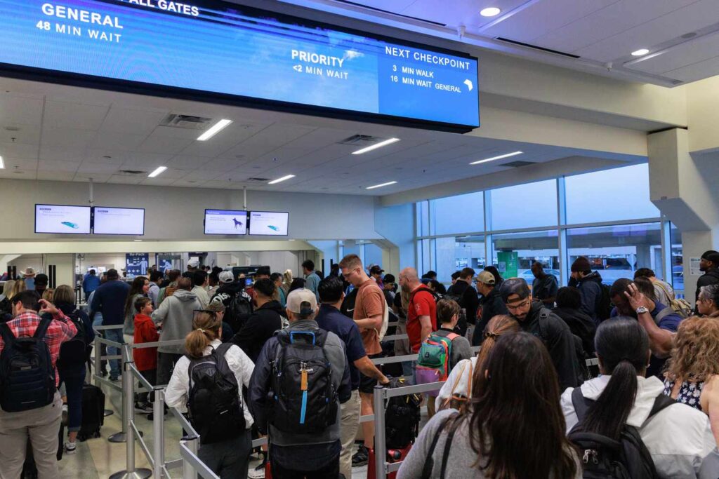 The Shutdown Has Thrown New Uncertainty Into Holiday Air Travel—and Hit Airline Stocks The Shutdown Has Thrown New Uncertainty Into Holiday Air Travel—and Hit Airline Stocks