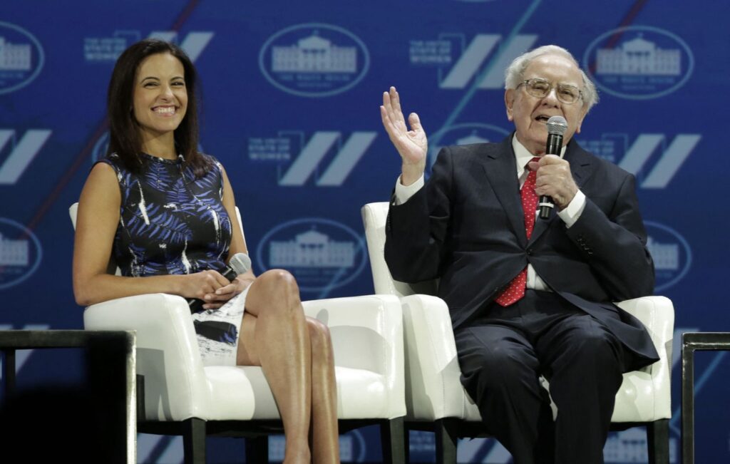 Warren Buffett's 4 Essential Tips Every Young Investor Needs to Know Warren Buffett's 4 Essential Tips Every Young Investor Needs to Know