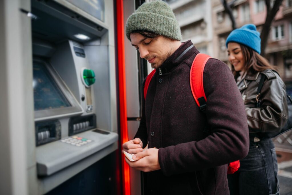 What’s the Typical U.S. Bank Balance? The Data Explained What’s the Typical U.S. Bank Balance? The Data Explained