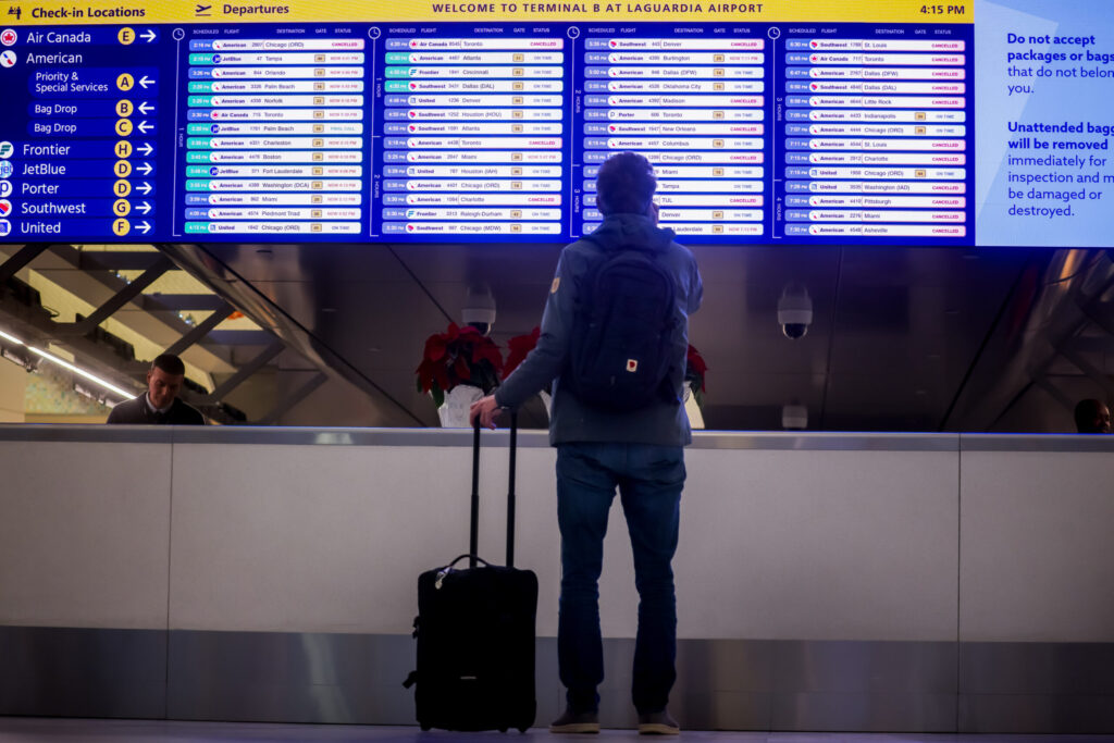 Another Winter Storm Disrupts US Holiday Air Travel on Monday