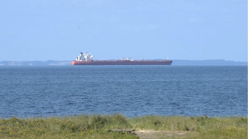 Russian Oil Tankers Cleave to Turkish Coast to Cut Drone Risks