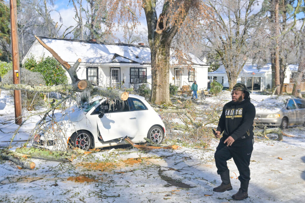 Mississippi, Deep South Shiver Under Ice as Long Recovery Looms