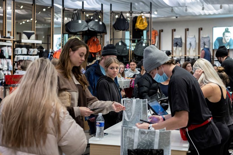 US consumer sentiment perks up in early January