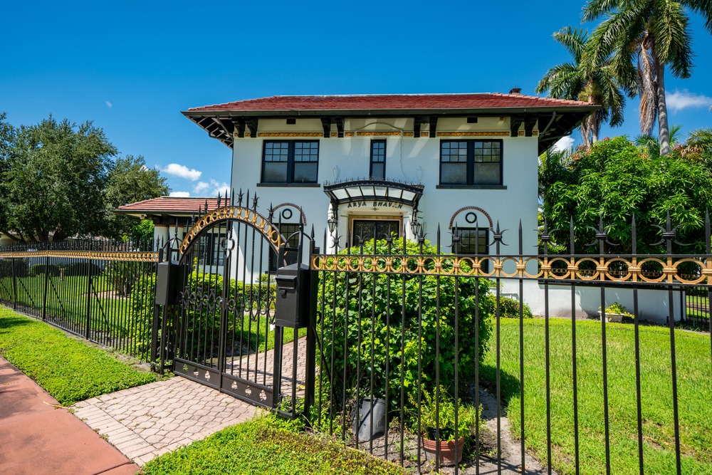 What Today’s Luxury Buyers Expect From a St. Petersburg Home Listing
