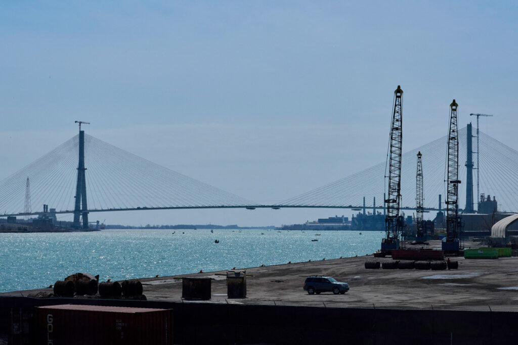 Trump Threatens to Block Detroit-Canada Bridge in New Row